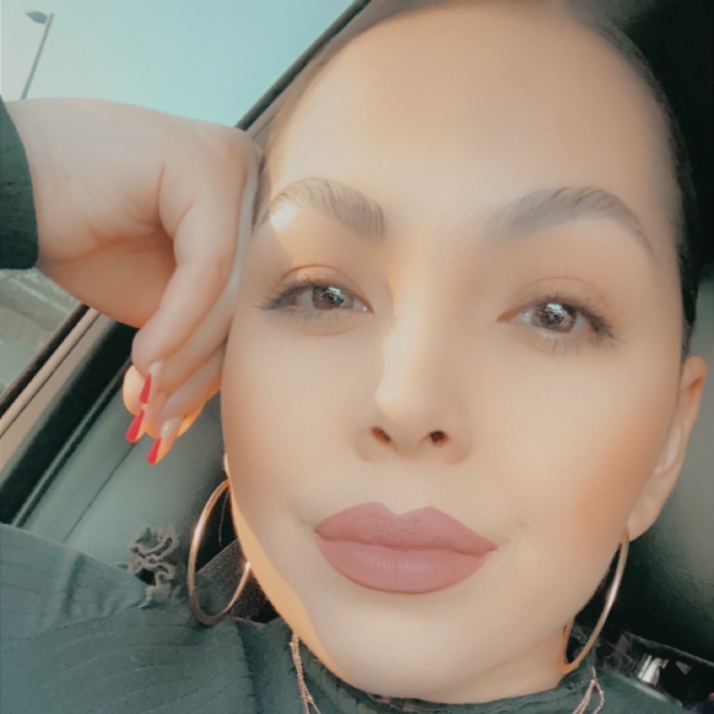 Meet your Posher, Daniela